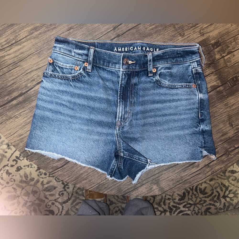 American Eagle Blue Denim  relaxed shorts size 4